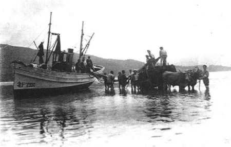 Recollendo redes en Vigo en 1927